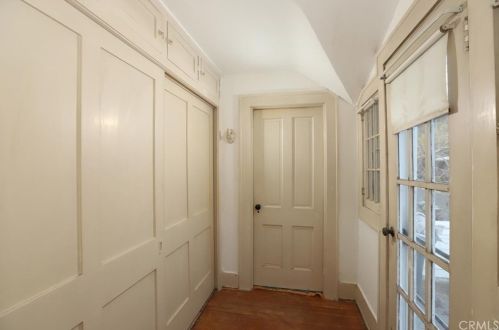 2473 Bywood Dr, Glendale CA  91206-4725 exterior