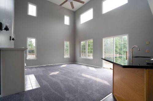 630 Merganser Dr, Hobart IN 46342-9487 exterior