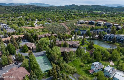 527 Saddle View Way, Park City UT  84060-7332 exterior