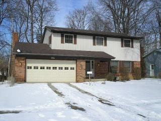 1886 Greenglen Ct, Columbus, OH 43229-2015