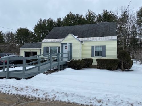 16 Blackwater Rd, Somersworth, NH 03878-1528