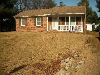 408 19th St, Grottoes, VA 24441-2317
