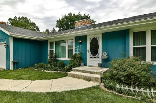 1910 Arnold Ave, Rockford, IL 61108-6627
