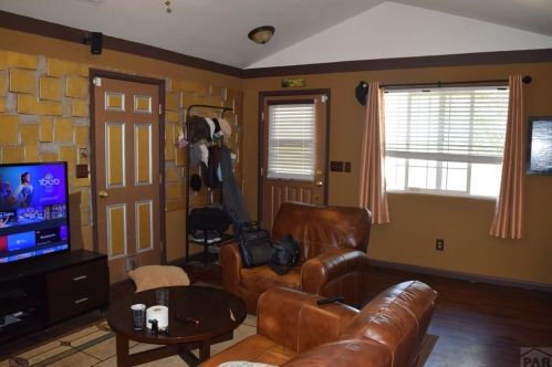 800 Dogwood Ct, Pueblo, CO 81007-7564