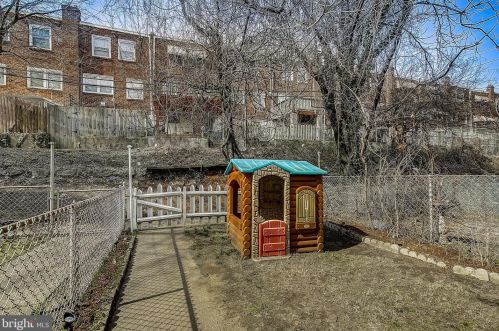 6004 10th St, Philadelphia PA 19141-3703 exterior