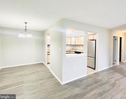 23 Holly Ct, Trenton NJ  08619-4632 exterior