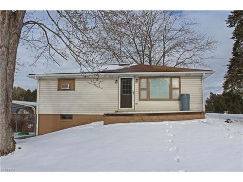 44 Preakness Dr, Chester WV  26034-1803 exterior