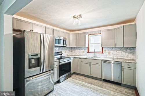 130 Baugher Dr, Hanover PA 17331-4003 exterior