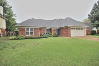 8224 Crimson Creek Dr, Cordova, TN 38016-8529
