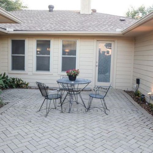 2015 Br Holw Dr, Carrollton TX 75007-1614 exterior