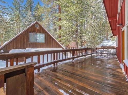 13584 Moraine Rd, Truckee CA  96161-3837 exterior