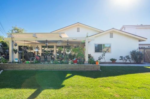 1640 Carnelian St, Anaheim CA  92802-2416 exterior