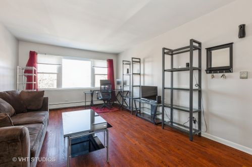 1955 Birchwood Ave, Chicago, IL 60626-1535