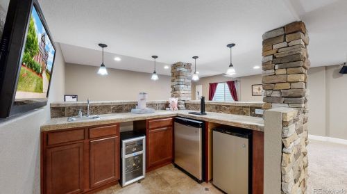 7232 Oak Hl, Aurora CO 80016-2061 exterior