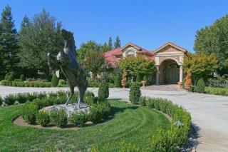 5818 Province Ave, Clovis, CA 93619-7806