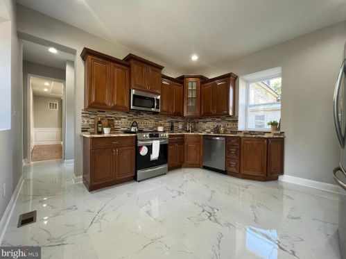 6805 11 St, Philadelphia PA 19147-1244 exterior