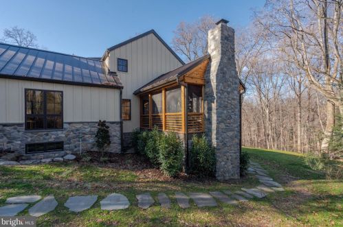 603 Gravers Ln, Philadelphia PA 19118-2806 exterior