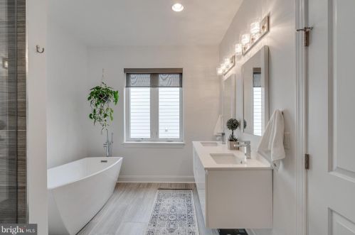 1421 Howard St, Philadelphia PA  19122-3905 exterior