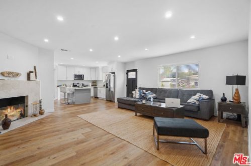 4522 Stern Ave, Van Nuys CA  91423-2928 exterior