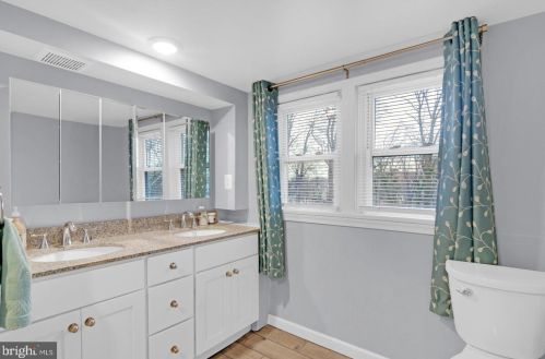 525 Park Blvd, Haddonfield NJ  08033-2938 exterior