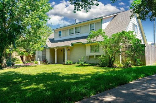 4327 Stacy St, Taylor Lake Village, TX 77586-5026