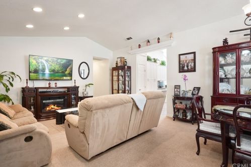 260 Brookside Ct, Anaheim CA  92808-1204 exterior