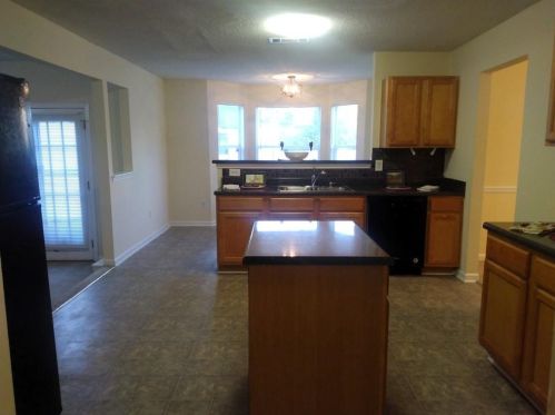 3414 Creekview Dr, Rex GA 30273-5039 exterior