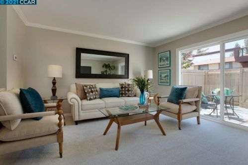1537 Parkwood Pl, Concord, CA 94521-2231