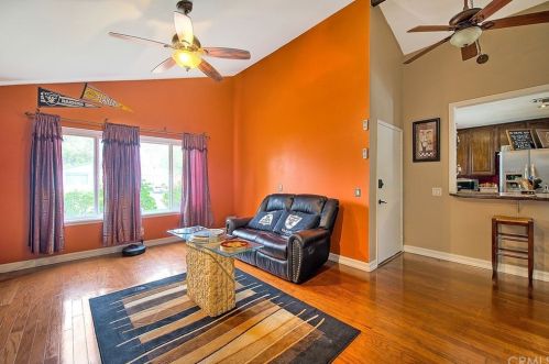 2742 Gleason Ct, Riverside CA  92506-4325 exterior