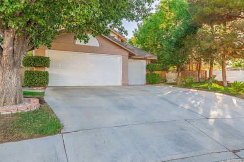 3164 Gingerwood Ln, Lancaster, CA 93536-1169