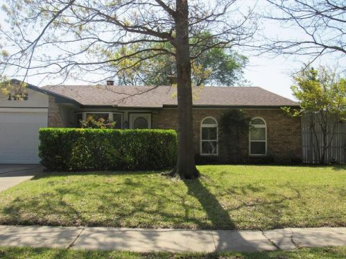 1406 Lavendale Ln, Garland TX  75040-4302 exterior