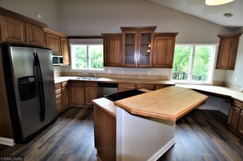 4137 Eau Claire Trl, Prior Lake, MN 55372-1730
