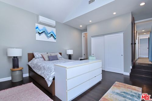 14609 Albers St, Van Nuys CA  91411-3711 exterior