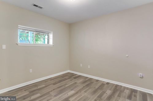 6803 Braddock Rd, Springfield VA  22151-3016 exterior