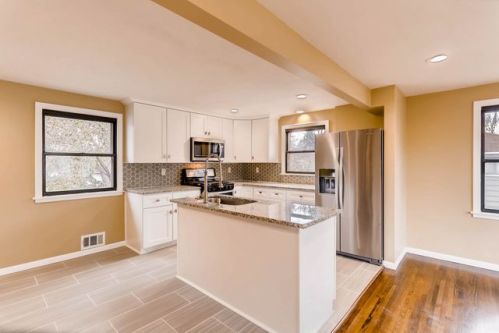 4567 2 St, Minneapolis MN  55421-2120 exterior
