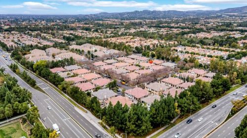 21 Salton, Irvine CA  92602-2425 exterior