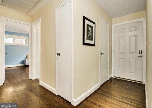 5874 1st St, Arlington, VA 22203-1102