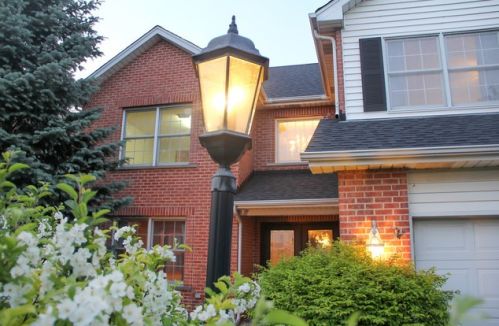 491 Dorchester Ave, Elmhurst, IL 60126-4974