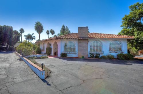 1852 Circo Del Cielo Dr, El Cajon, CA 92020-8111
