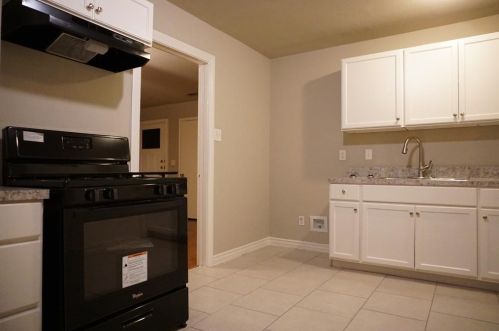 1040 Bowie St, Fort Worth TX  76104-7216 exterior