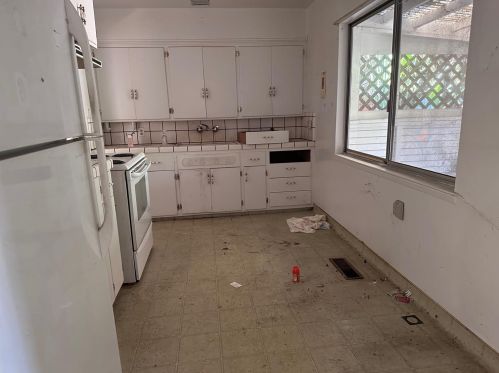 27 Dunmar Ln, Stockton, CA 95207-4324