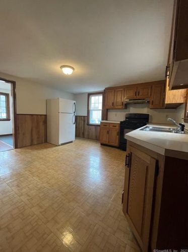 274 Bristol St, Southington CT  06489-4506 exterior