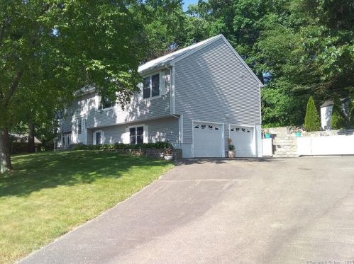 54 Franklin Ave, Derby, CT 06418-2227
