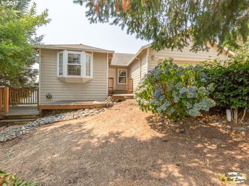 1013 Fairway Dr, Washougal, WA 98671-8634