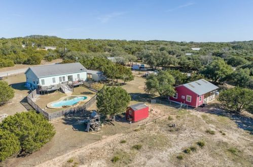 1181 Harmon Hills Rd, Mount Sharp, TX 78620-3647