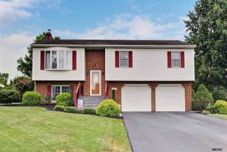 2236 Chestnut Rd, York, PA 17408-4112