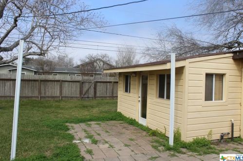 1615 Shofner Dr, Green Lake, TX 77979-4760