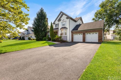 44 Oakland Rd, Old Bridge, NJ 08857-2782