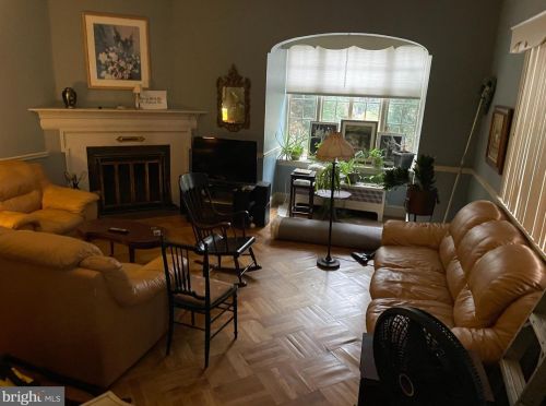 429 Allens Ln, Philadelphia PA  19119-1104 exterior