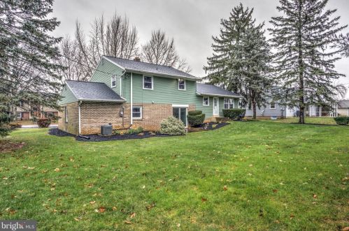 536 Friendship Ave, Lancaster PA  17601-4416 exterior